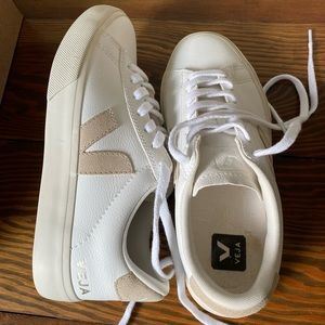 Veja CAMPO CHROMEFREE LEATHER WHITE ALMOND 7M with box